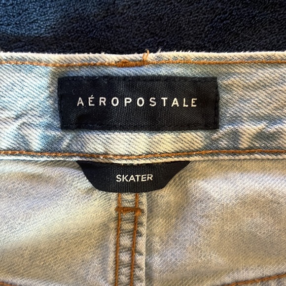 Cute ripped jeans! -never worn before - Picture 5 of 5